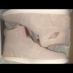 WOMANS AIR JORDAN 1 High Zip Size 10